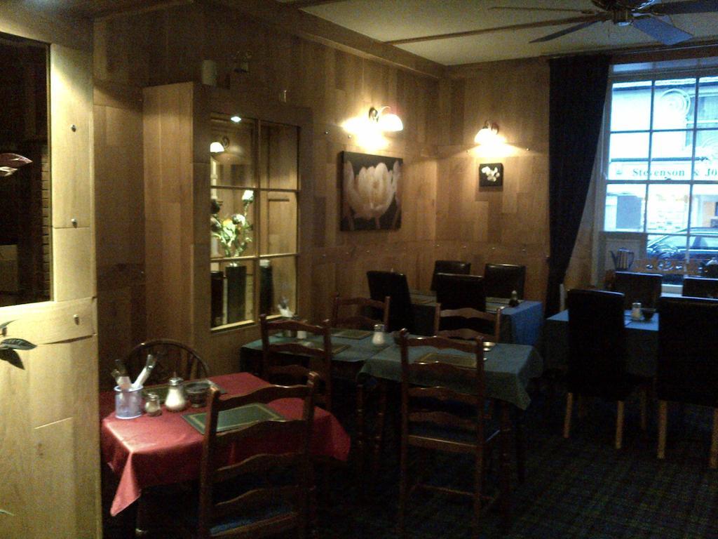 Crown Hotel Langholm Exterior photo